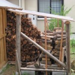 「完成した薪小屋」